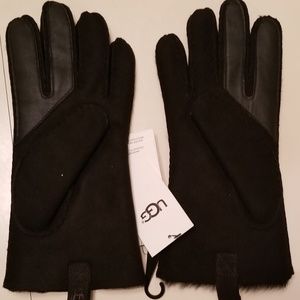 NWT- ugg mens sheepskin gloves